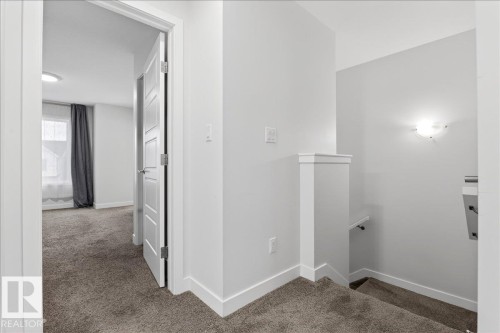 535 Paterson Way, Edmonton, AB - Indoor Photo Showing Other Room
