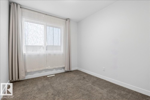 535 Paterson Way, Edmonton, AB - Indoor Photo Showing Other Room