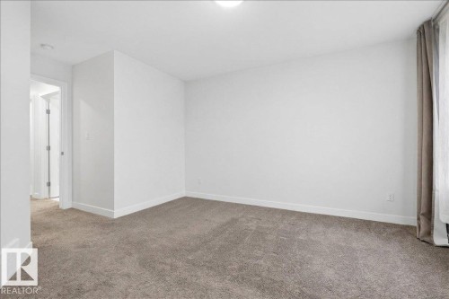 535 Paterson Way, Edmonton, AB - Indoor Photo Showing Other Room