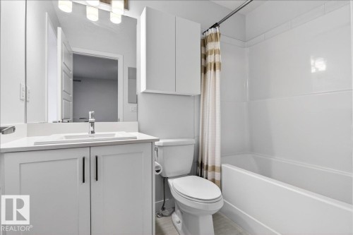 535 Paterson Way, Edmonton, AB - Indoor Photo Showing Bathroom