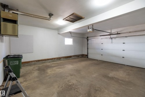 123 Westridge Road, Edmonton, AB - Indoor Photo Showing Garage