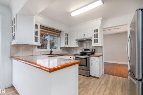 123 Westridge Road, Edmonton, AB - Indoor Photo Showing Kitchen