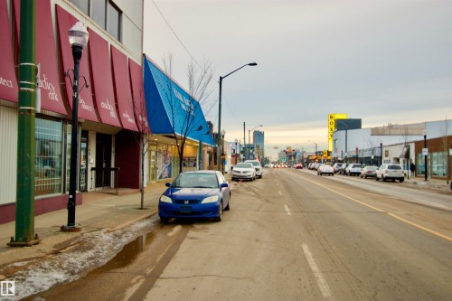 18 10616 123 Street, Edmonton, AB - Outdoor