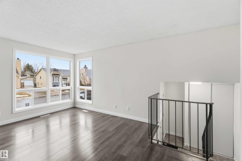 4636 37A Avenue, Edmonton, AB - Indoor