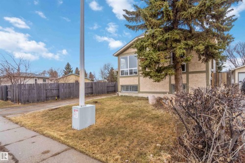 4636 37A Avenue, Edmonton, AB - Outdoor