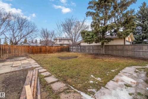 4636 37A Avenue, Edmonton, AB - Outdoor With Backyard