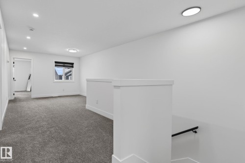 127 Hilton Cove, Spruce Grove, AB - Indoor Photo Showing Other Room