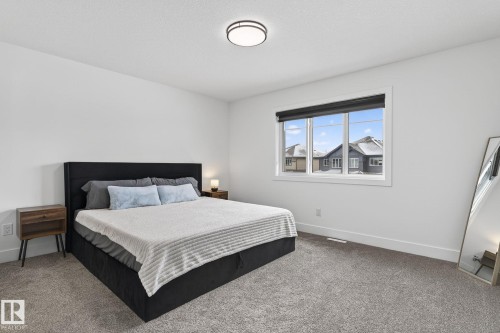 127 Hilton Cove, Spruce Grove, AB - Indoor Photo Showing Bedroom