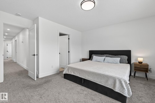 127 Hilton Cove, Spruce Grove, AB - Indoor Photo Showing Bedroom