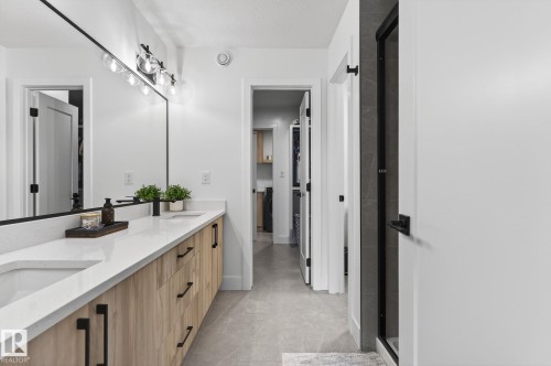 127 Hilton Cove, Spruce Grove, AB - Indoor Photo Showing Bathroom