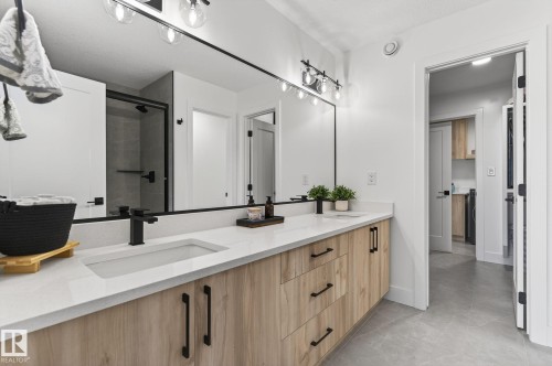 127 Hilton Cove, Spruce Grove, AB - Indoor Photo Showing Bathroom