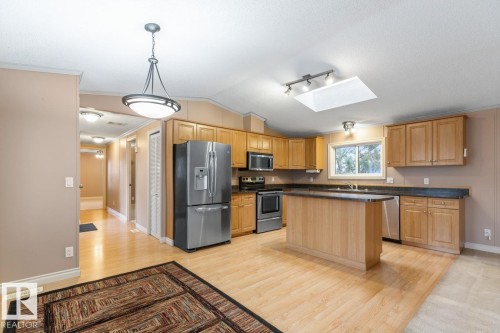 42 Rim Road, Edmonton, AB - Indoor Photo Showing Kitchen