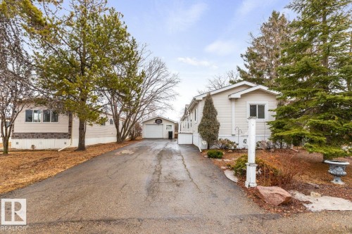 42 Rim Road  Edmonton, AB T6P 1C2