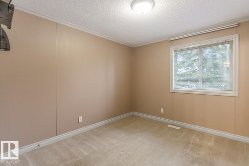 42 Rim Road, Edmonton, AB - Indoor Photo Showing Other Room