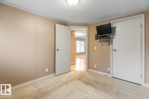 42 Rim Road, Edmonton, AB - Indoor Photo Showing Other Room