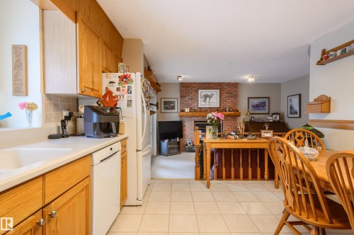 45 Wimbleton Crescent, St. Albert, AB - Indoor Photo Showing Kitchen