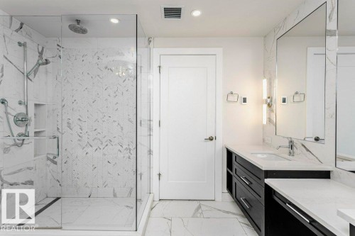 904 14105 West Block Drive, Edmonton, AB - Indoor Photo Showing Bathroom