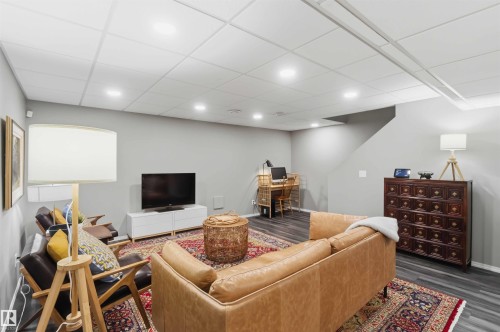 4750 Crabapple Run, Edmonton, AB - Indoor Photo Showing Other Room