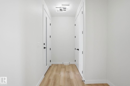 6716 Knox Crest Sw, Edmonton, AB - Indoor Photo Showing Other Room