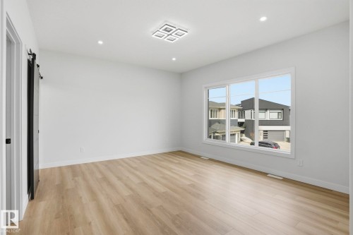 6716 Knox Crest Sw, Edmonton, AB - Indoor Photo Showing Other Room