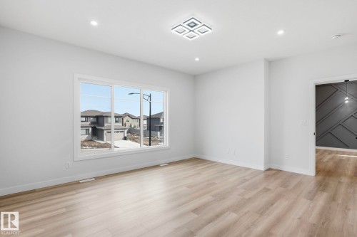6716 Knox Crest Sw, Edmonton, AB - Indoor Photo Showing Other Room
