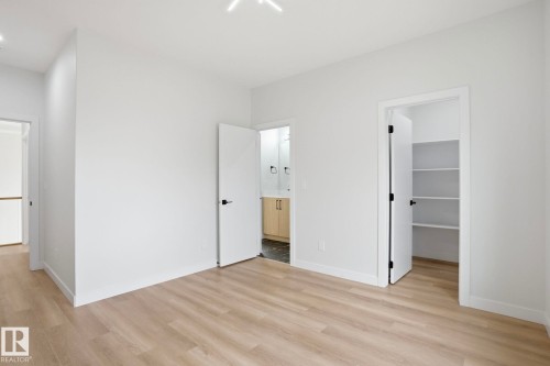 6716 Knox Crest Sw, Edmonton, AB - Indoor Photo Showing Other Room