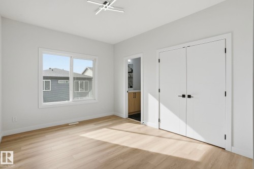6716 Knox Crest Sw, Edmonton, AB - Indoor Photo Showing Other Room