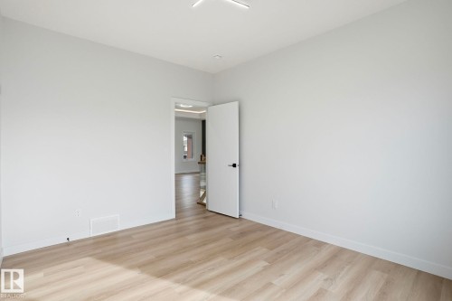 6716 Knox Crest Sw, Edmonton, AB - Indoor Photo Showing Other Room