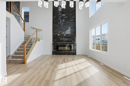 6716 Knox Crest Sw, Edmonton, AB - Indoor With Fireplace