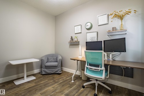9815 225 Street, Edmonton, AB - Indoor Photo Showing Office
