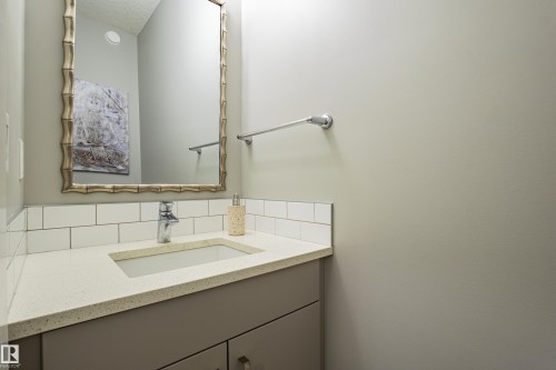 9815 225 Street, Edmonton, AB - Indoor Photo Showing Bathroom