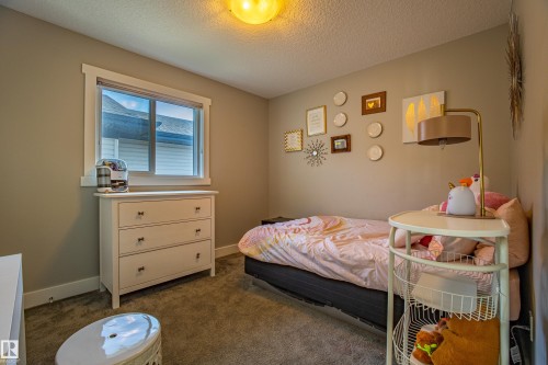 9815 225 Street, Edmonton, AB - Indoor Photo Showing Bedroom