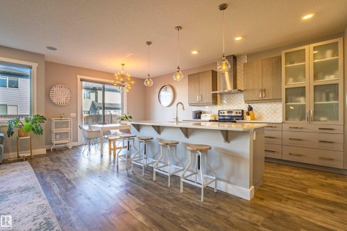 9815 225 Street, Edmonton, AB - Indoor Photo Showing Kitchen With Upgraded Kitchen