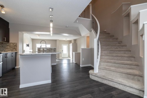 6938 23 Avenue, Edmonton, AB - Indoor Photo Showing Kitchen With Upgraded Kitchen