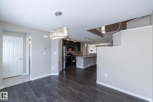 6938 23 Avenue, Edmonton, AB - Indoor