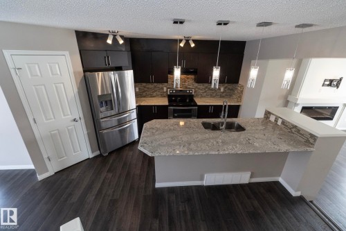 6938 23 Avenue, Edmonton, AB - Indoor Photo Showing Kitchen With Upgraded Kitchen