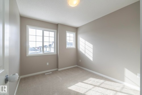 6938 23 Avenue, Edmonton, AB - Indoor Photo Showing Other Room