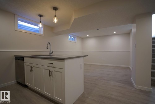 4830 32 Avenue, Edmonton, AB - Indoor