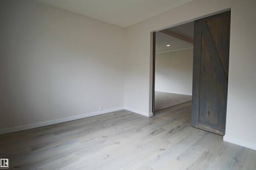 4830 32 Avenue, Edmonton, AB - Indoor Photo Showing Other Room