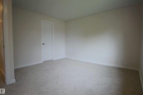 4830 32 Avenue, Edmonton, AB - Indoor Photo Showing Other Room