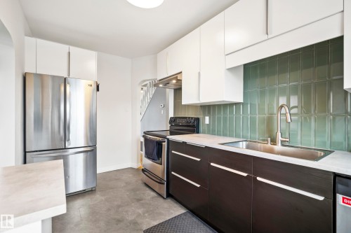 13519 110 A Avenue, Edmonton, AB - Indoor Photo Showing Kitchen