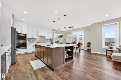 38 Eternity Crescent, St. Albert, AB - Indoor Photo Showing Kitchen With Upgraded Kitchen