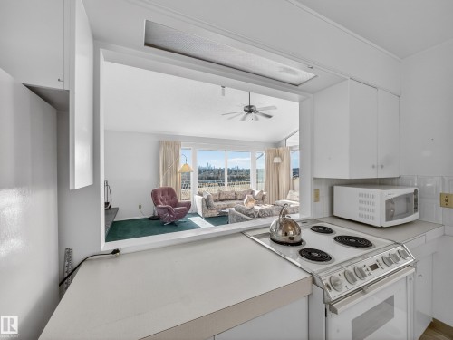 3642 Ada Boulevard, Edmonton, AB - Indoor Photo Showing Kitchen