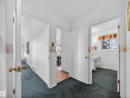 3642 Ada Boulevard, Edmonton, AB - Indoor Photo Showing Other Room