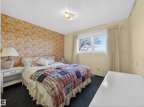 3642 Ada Boulevard, Edmonton, AB - Indoor Photo Showing Bedroom