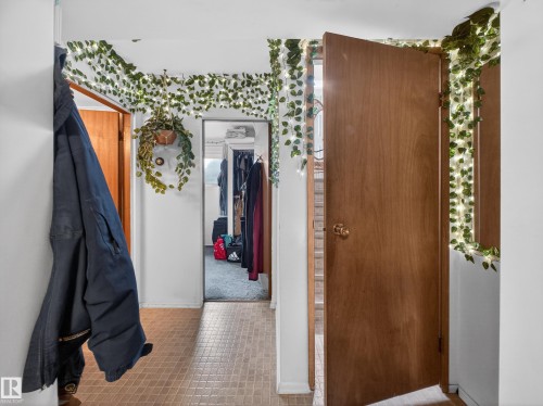 3642 Ada Boulevard, Edmonton, AB - 