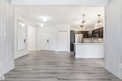 105 304 Ambleside Link Link, Edmonton, AB - Indoor Photo Showing Kitchen