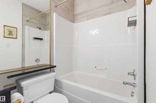 105 304 Ambleside Link Link, Edmonton, AB - Indoor Photo Showing Bathroom