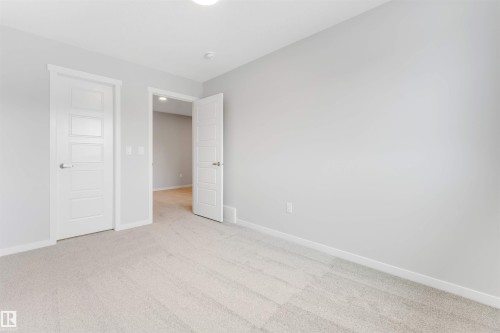 1027 Aster Boulevard, Edmonton, AB - Indoor Photo Showing Other Room