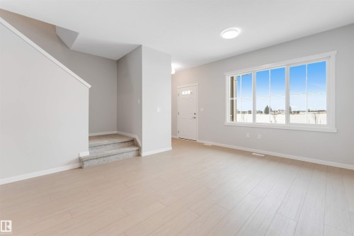 1027 Aster Boulevard, Edmonton, AB - Indoor Photo Showing Other Room